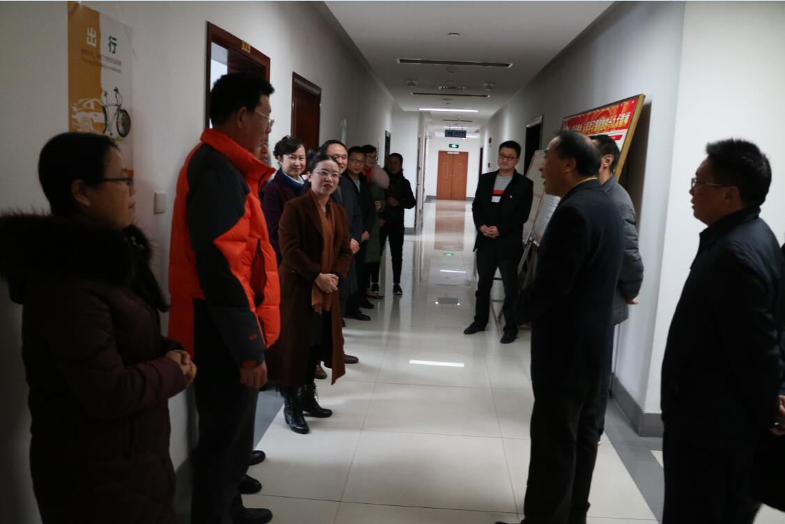 柳州市市领导给全市社会科学工作者拜年